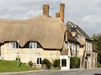 The Crown At Marnhull Hotel สเตอร์มินสเตอร์ นิวตัน ภายนอก รูปภาพ